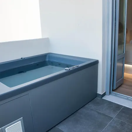 فندق Aidani Luxurious *