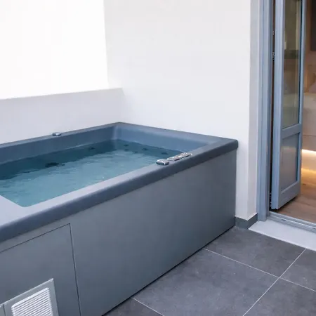 Aidani Luxurious Hotell
