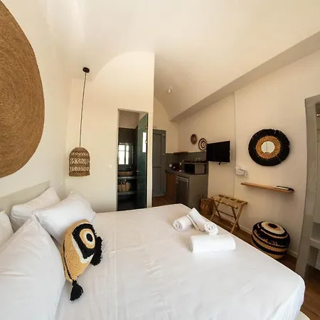 Aidani Luxurious *