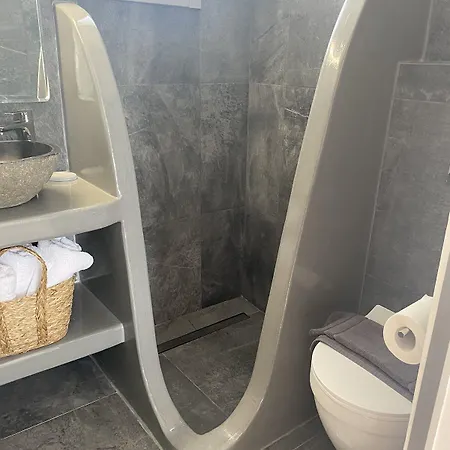 Aidani Luxurious Vóthon