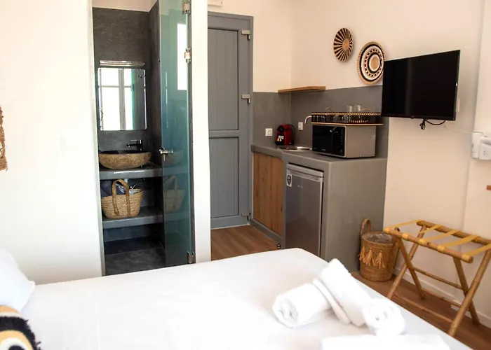 Aidani Luxurious Hotel *