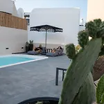 Aidani Luxurious فندق Vóthon